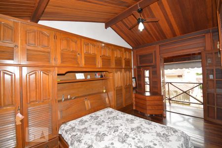 Casa para alugar com 196m², 3 quartos e 2 vagasSuíte