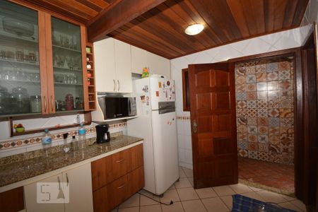 Casa para alugar com 196m², 3 quartos e 2 vagasCozinha