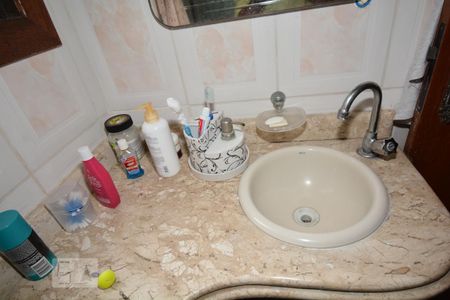 Casa para alugar com 196m², 3 quartos e 2 vagasBanheiro da Suíte