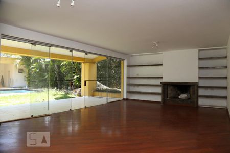 Sala  de casa à venda com 4 quartos, 980m² em Vila Tramontano, São Paulo