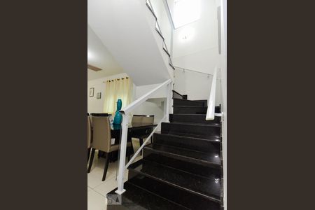 Escada da Sala de casa à venda com 3 quartos, 165m² em Pq Continental Ii, Guarulhos