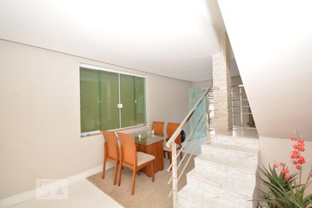 Sala de Jantar de casa para alugar com 3 quartos, 250m² em Vista Alegre, Rio de Janeiro