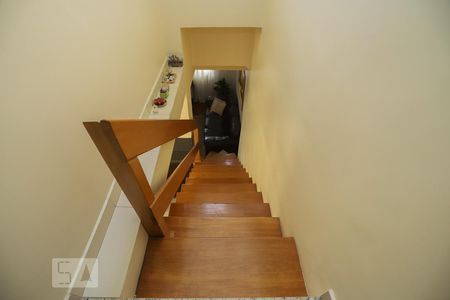 Casa à venda com 120m², 3 quartos e 1 vagaEscada