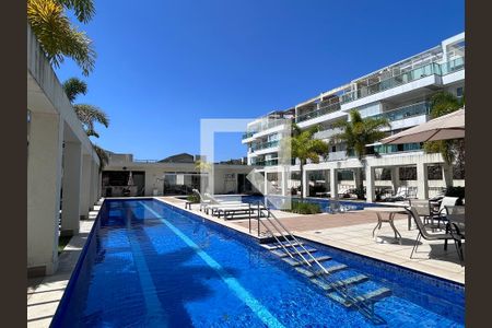 Apartamento à venda com 191m², 3 quartos e 2 vagas Apartamento à venda com 191m², 3 quartos e 2 vagasÁrea comum - piscina