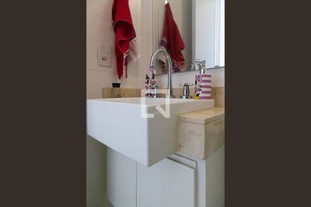 Apartamento à venda com 191m², 3 quartos e 2 vagas Apartamento à venda com 191m², 3 quartos e 2 vagasBanheiro da suíte 2