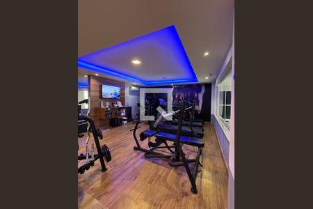 Apartamento à venda com 191m², 3 quartos e 2 vagas Apartamento à venda com 191m², 3 quartos e 2 vagasÁrea comum - academia
