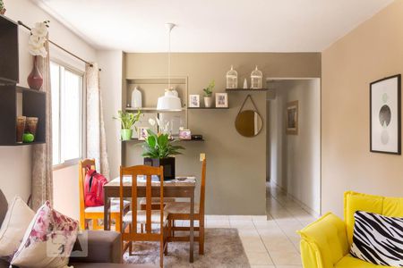 Apartamento para alugar com 68m², 2 quartos e 1 vagaSala