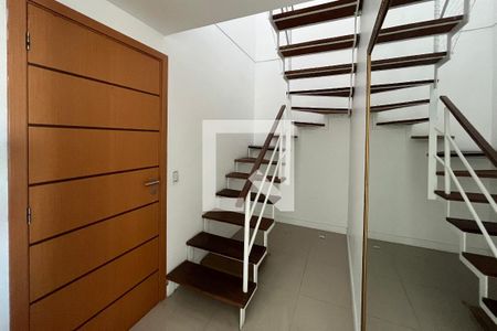 Escada de apartamento à venda com 4 quartos, 186m² em Recreio dos Bandeirantes, Rio de Janeiro