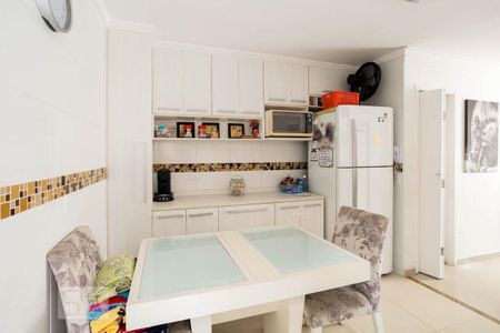 Casa de condomínio à venda com 76m², 2 quartos e 1 vaga Casa de condomínio à venda com 76m², 2 quartos e 1 vagaCozinha