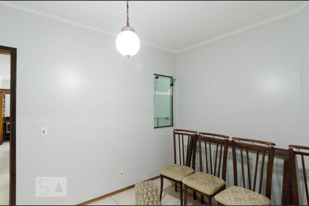 Casa à venda com 154m², 3 quartos e 3 vagas Casa à venda com 154m², 3 quartos e 3 vagasCopa