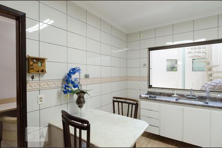 Casa à venda com 154m², 3 quartos e 3 vagas Casa à venda com 154m², 3 quartos e 3 vagasCozinha