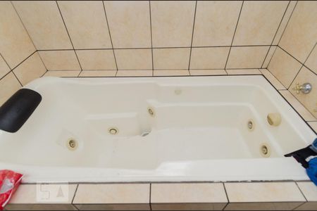 Casa à venda com 154m², 3 quartos e 3 vagas Casa à venda com 154m², 3 quartos e 3 vagasBanheiro da suíte