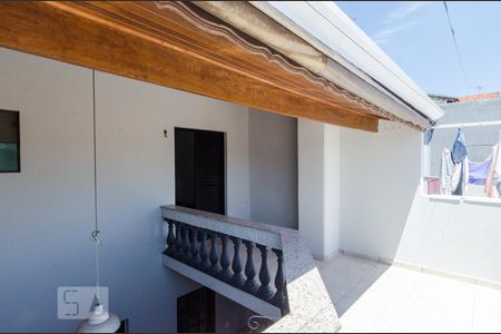 Casa à venda com 154m², 3 quartos e 3 vagas Casa à venda com 154m², 3 quartos e 3 vagasVaranda