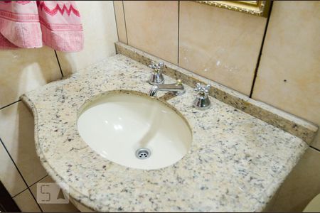 Casa à venda com 154m², 3 quartos e 3 vagas Casa à venda com 154m², 3 quartos e 3 vagasBanheiro