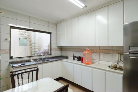 Casa à venda com 154m², 3 quartos e 3 vagas Casa à venda com 154m², 3 quartos e 3 vagasCozinha