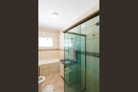 Casa à venda com 154m², 3 quartos e 3 vagas Casa à venda com 154m², 3 quartos e 3 vagasBanheiro da suíte