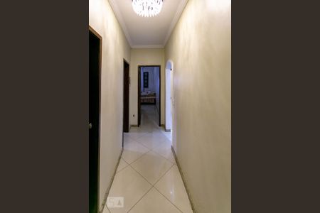 Casa à venda com 425m², 4 quartos e 3 vagasCorredor