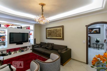 Casa à venda com 130m², 4 quartos e 3 vagasSala