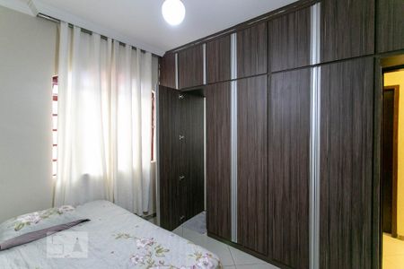 Casa à venda com 425m², 4 quartos e 3 vagasQuarto Suíte 2
