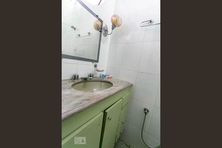 Casa à venda com 425m², 4 quartos e 3 vagasBanheiro da Suíte 2