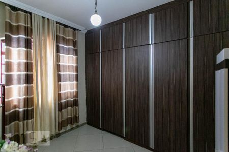 Casa à venda com 425m², 4 quartos e 3 vagasQuarto 4
