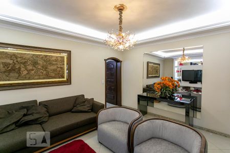 Sala de casa à venda com 4 quartos, 425m² em São João Batista (venda Nova), Belo Horizonte