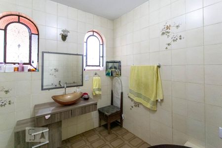 Casa à venda com 425m², 4 quartos e 3 vagasBanheiro da Suíte 1