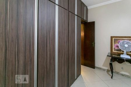 Casa à venda com 425m², 4 quartos e 3 vagasQuarto Suíte 2