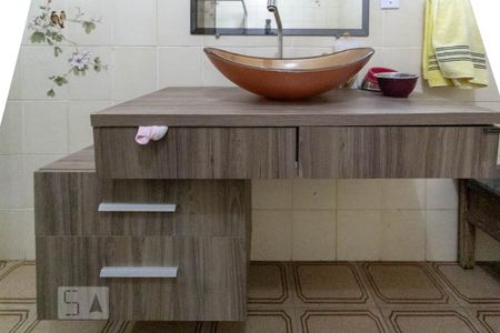 Casa à venda com 425m², 4 quartos e 3 vagasBanheiro da Suíte 1