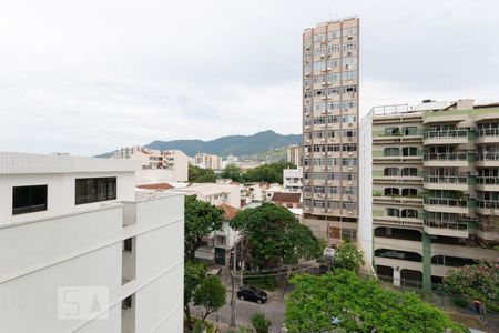 Vista de apartamento à venda com 3 quartos, 110m² em Grajaú, Rio de Janeiro