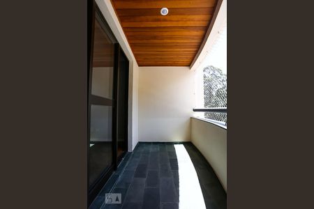 Sacada de apartamento à venda com 3 quartos, 117m² em Chácara Agrindus, Taboão da Serra