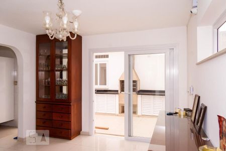 Casa à venda com 250m², 3 quartos e 2 vagasCopa