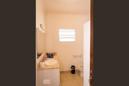 Casa à venda com 250m², 3 quartos e 2 vagasBanheiro