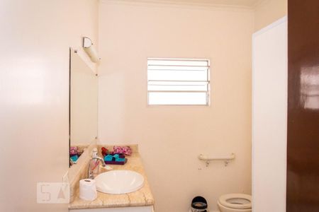 Casa à venda com 250m², 3 quartos e 2 vagasBanheiro