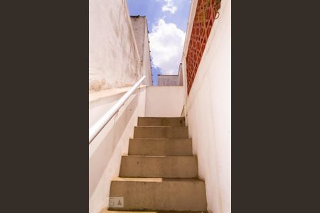 Casa à venda com 250m², 3 quartos e 2 vagasEscada