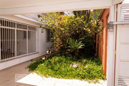 Casa à venda com 250m², 3 quartos e 2 vagasGaragem / jardim