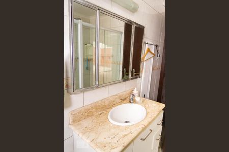 Casa à venda com 250m², 3 quartos e 2 vagasBanheiro