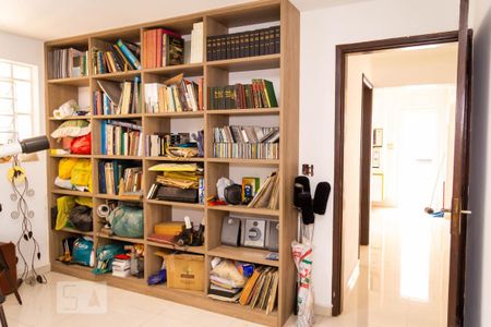 Casa à venda com 250m², 3 quartos e 2 vagasEscritório