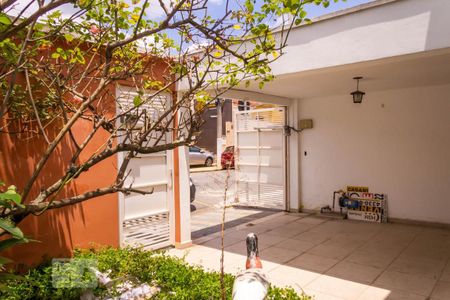 Casa à venda com 250m², 3 quartos e 2 vagasGaragem / jardim
