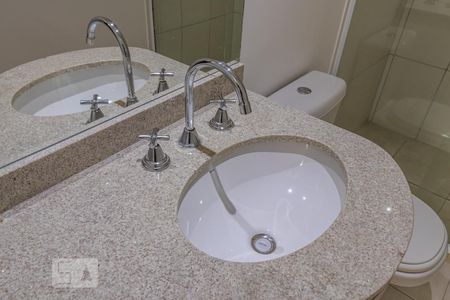 Apartamento à venda com 84m², 2 quartos e 2 vagasDetalhe do Banheiro da Suíte 1