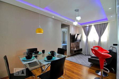 Sala de apartamento à venda com 2 quartos, 50m² em Vila Homero Thon, Santo André