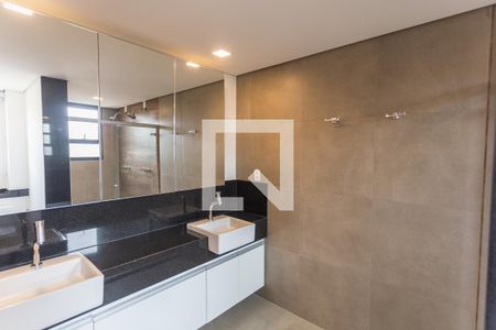 Apartamento à venda com 357m², 4 quartos e 4 vagasBanheiro da Suíte 1