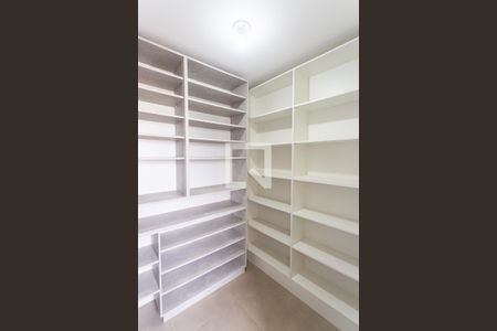 Apartamento à venda com 357m², 4 quartos e 4 vagasDespensa