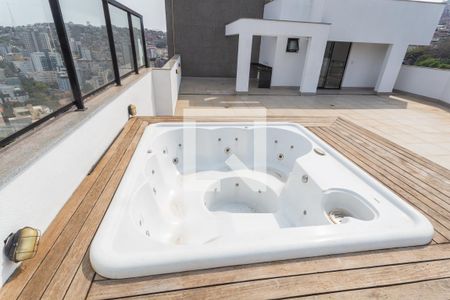 Apartamento à venda com 357m², 4 quartos e 4 vagasJacuzzi da Cobertura