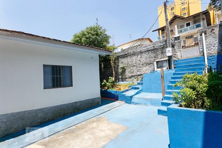 Casa à venda com 90m², 1 quarto e sem vagaQuintal