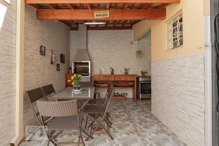 Casa à venda com 83m², 2 quartos e 3 vagasChurrasqueira