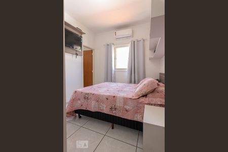 Casa à venda com 83m², 2 quartos e 3 vagasSuíte 2