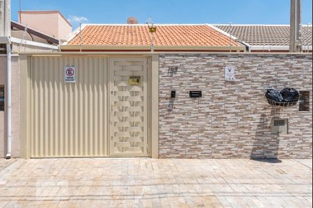 Casa à venda com 83m², 2 quartos e 3 vagasFachada