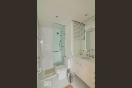 Banheiro Suíte de apartamento para alugar com 3 quartos, 90m² em Moema, São Paulo