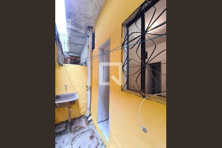 Casa para alugar com 38m², 1 quarto e sem vaga